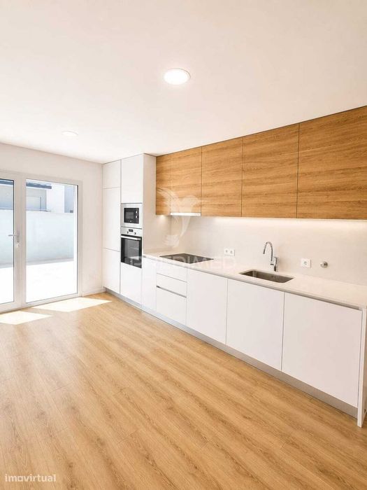 Apartamento T2 Novo com Grande Terraço – Conforto, Modernidade e Ex...