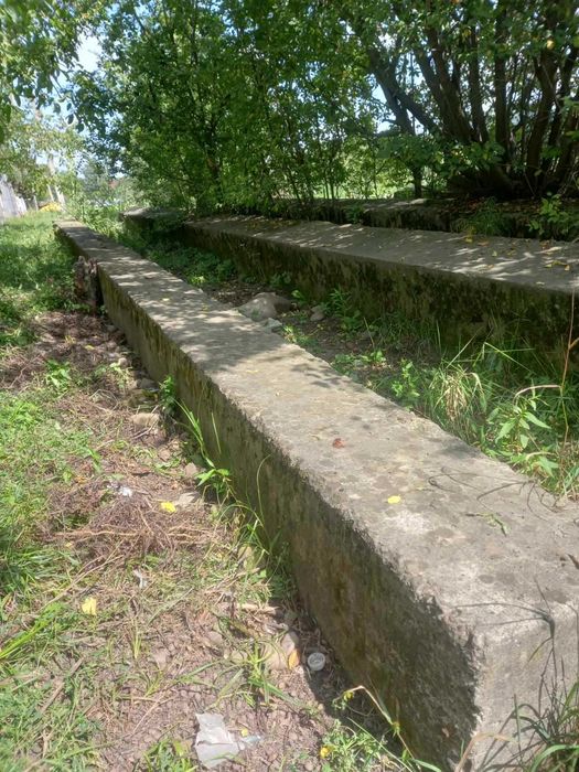 Продаються бетонні сваї. 
Ціна договірна.