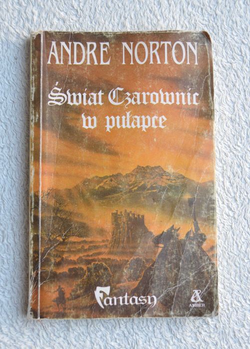 Świat Czarownic w pułapce Andre Norton Amber Fantasy