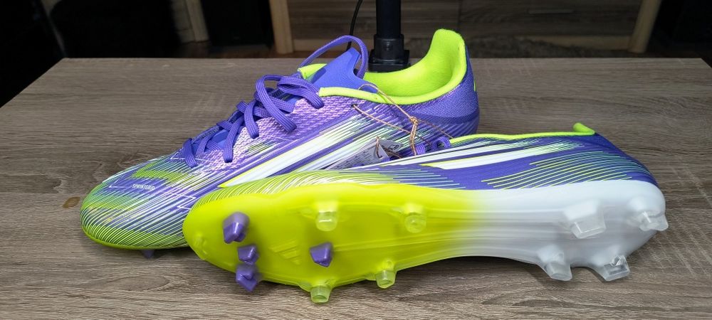 Buty piłkarskie korki Adidas