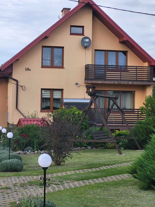 Dom z dużym garażem i budynkiem gospodarczym – Głębokie, powiat łęczyński