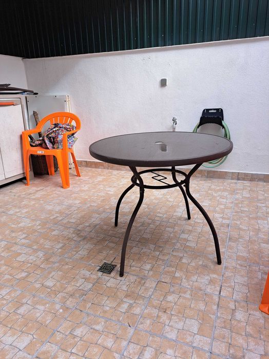 Mesa Redonda Exterior Com Vidro