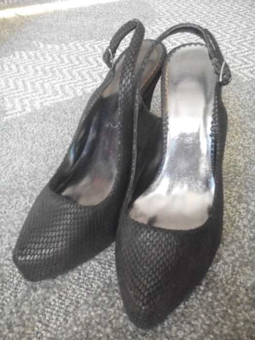 Sandały na ukrytej platformie NEW LOOK