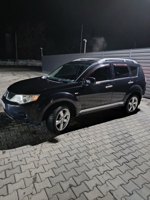 Продам автомобіль Mitsubishi Outlander XL