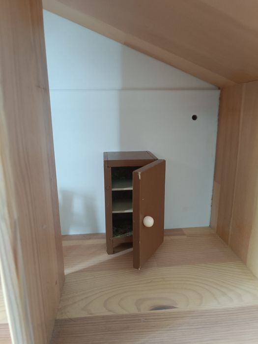 Domek Ikea flisat z drewnianymi mebelkami Zara  - używany
