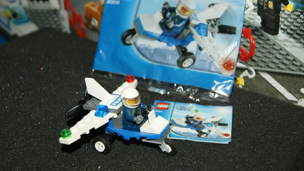 Lego 30018 i 7235 City Policja