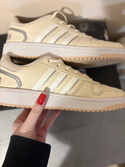 Кросівки Adidas (hoops 2.0)