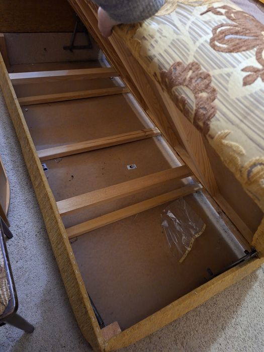 Продам диван-тахта