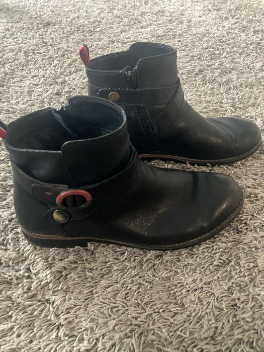Sztylbety marki Tommy Hilfiger