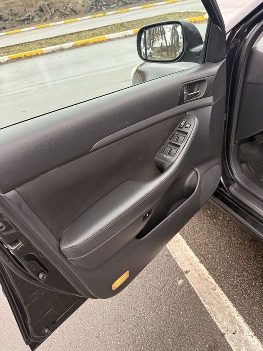 Toyota Avensis 2007 2.0 бензин