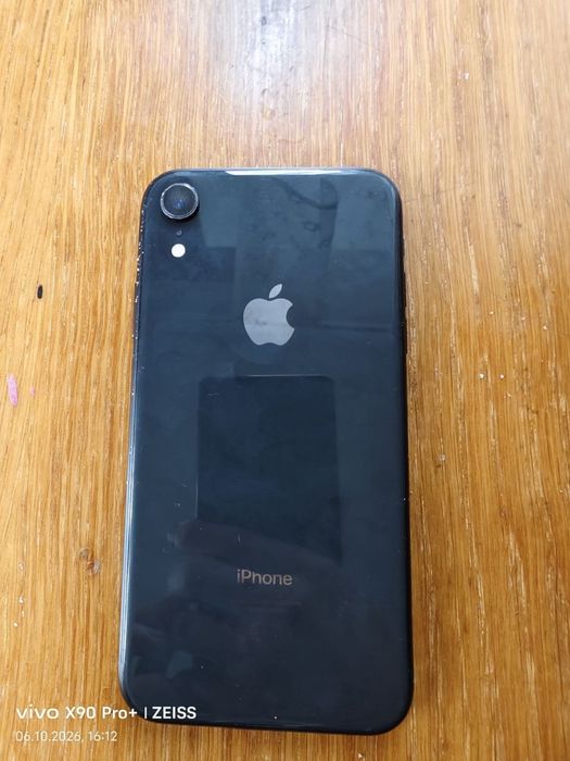 iPhone xr 8/64 .