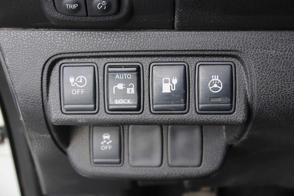 Продам Nissan Leaf