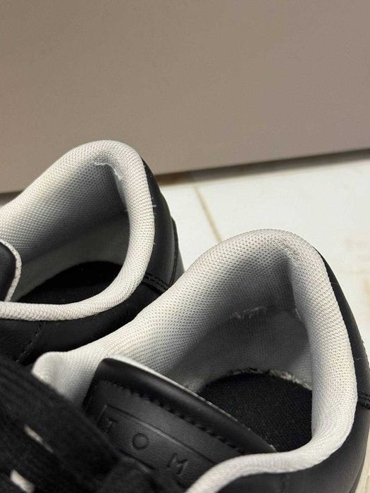 Tommy Hilfiger Sneakers (42)