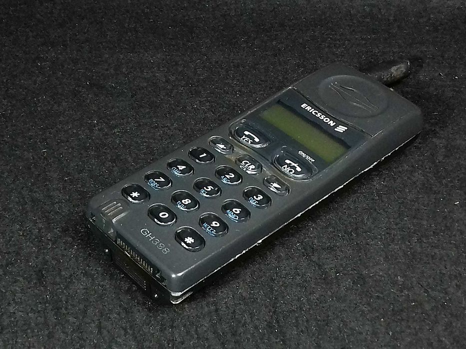 Telemóvel Ericsson GH 388, com carregador, original, 1996