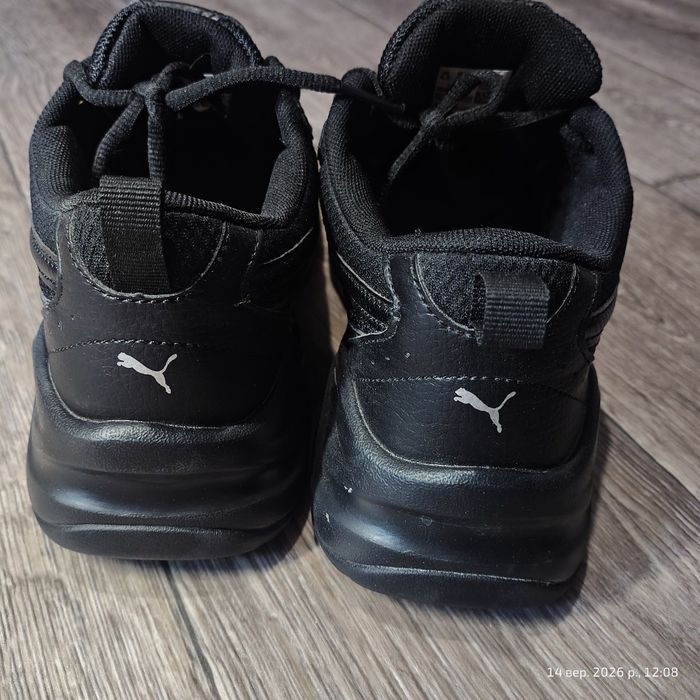 кросівки жіночі Puma