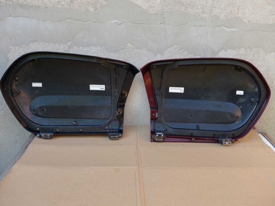 Honda GL 1800 Gold Wing goldwing '01- POKRYWA kufra prawa/lewa zawiasy