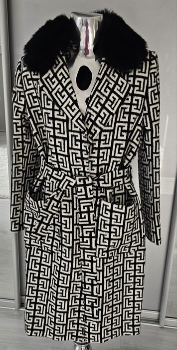 Balmain płaszcz z futerkiem roz 42