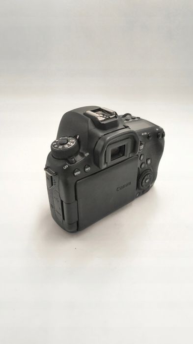 Lustrzanka Canon 6D Mark II korpus 65300 zdjęć zadbany