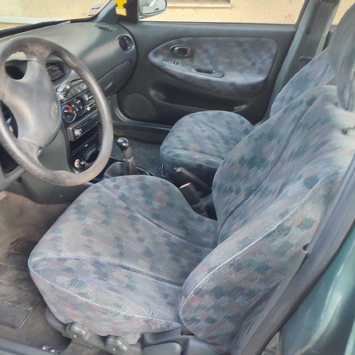 Carro hunday lantra