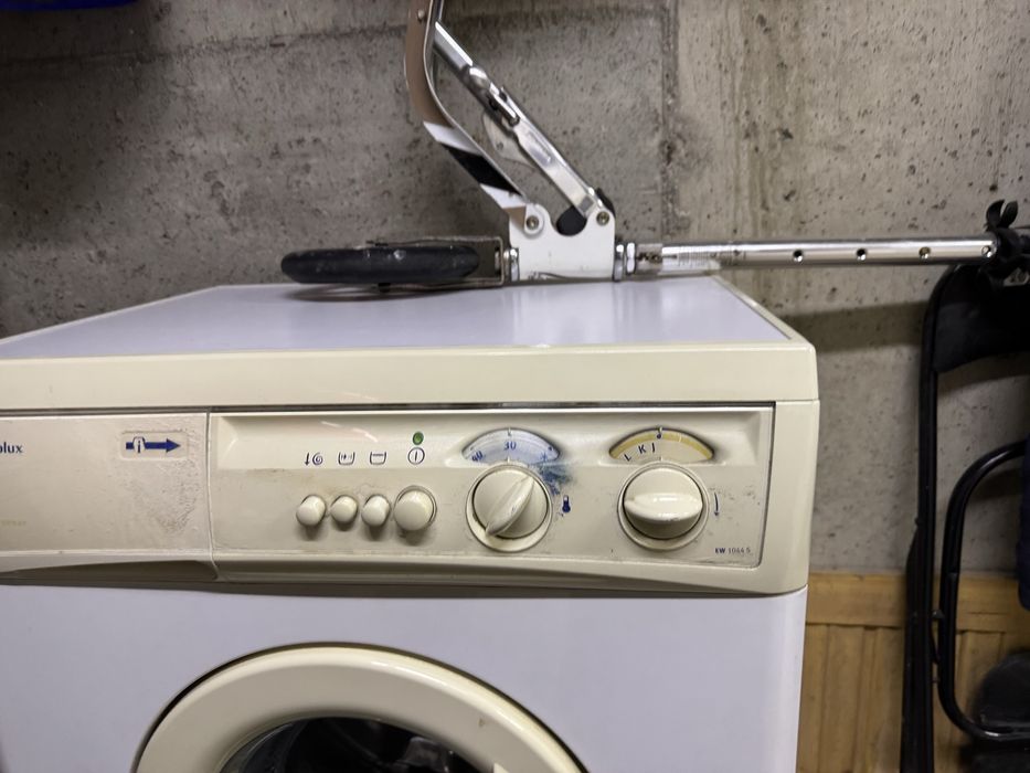 Sprzedam pralkę na części lub całości electrolux ew1044