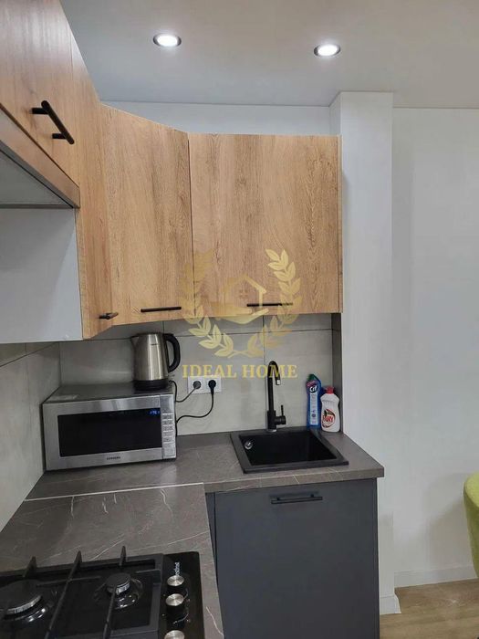 Продам будинок 3 кімн, 176.3/50.6/40 м², 5 соток, Погреби