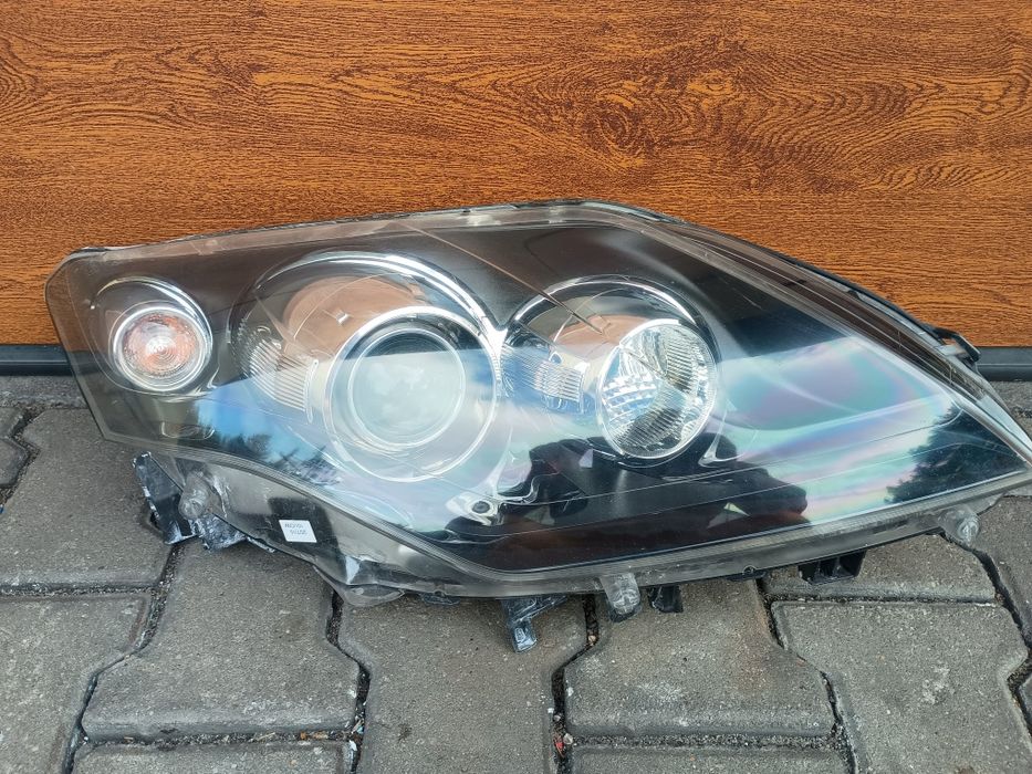 Prawa lampa xsenon gt laguna 3