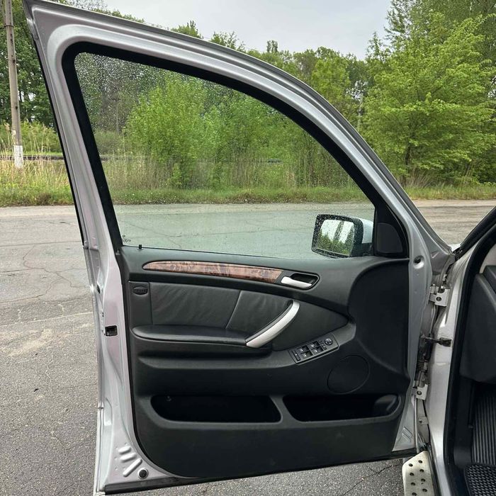 Продам BMW X5 E53 2003