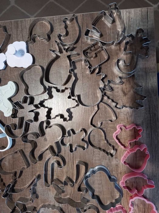 Moldes para fazer biscoitos e pão de gengibre.