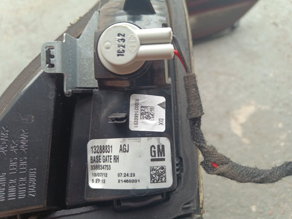 Opel Zafira C lampy klapy bagażnika lewa prawa
