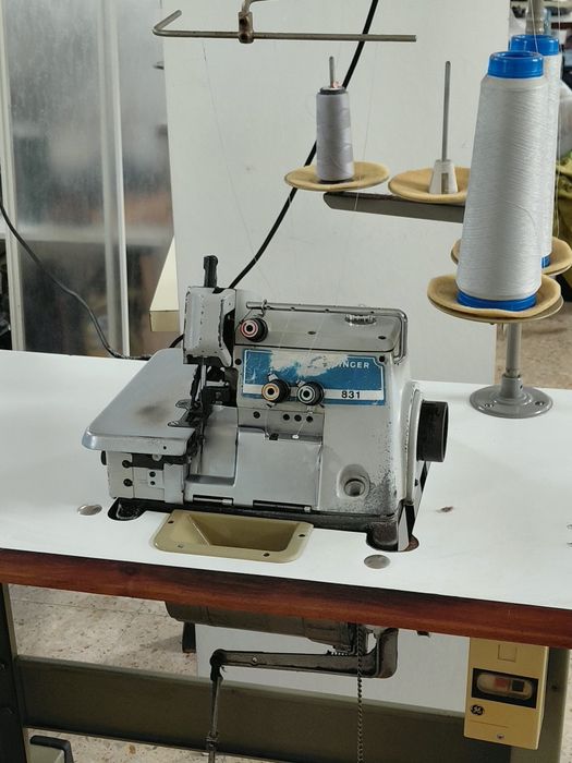 Máquina de corte e coze