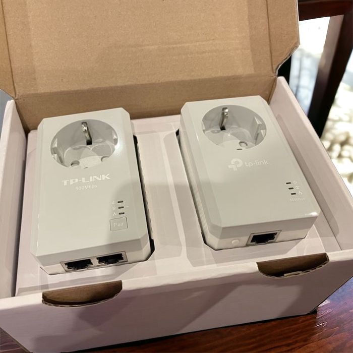 TP-Link TL-PA4010P KIT AV600 Powerline Passthrough – Como Novo