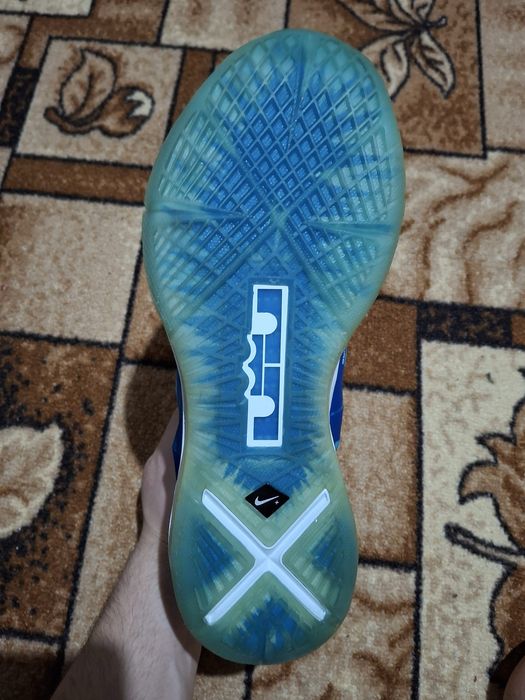 Кросівки Nike LeBron