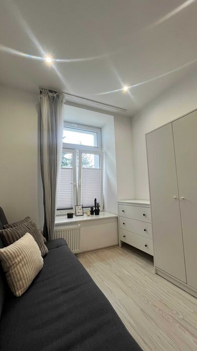 (5) Wynajmę bezpośrednio kawalerkę z internetem przy ul. Kopernika 20