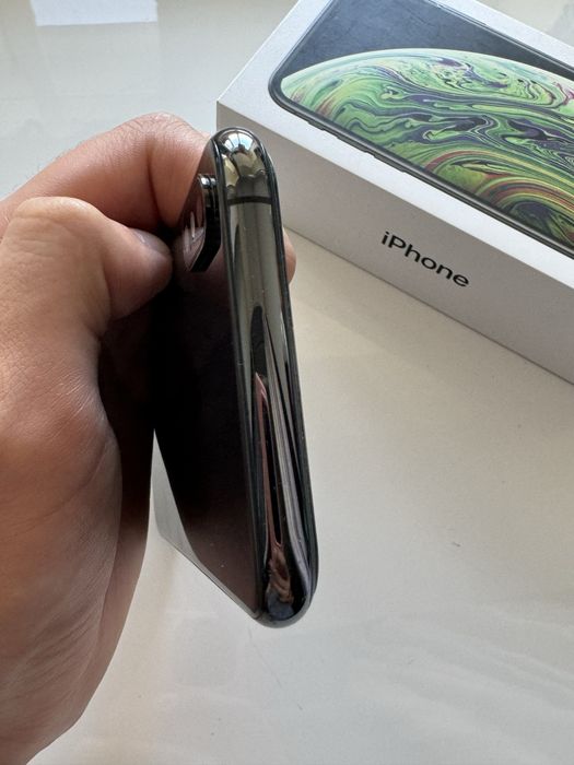 Продам iPhone XS 64