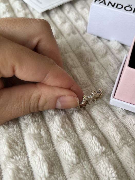 Anel flower crown com zirconias Pandora