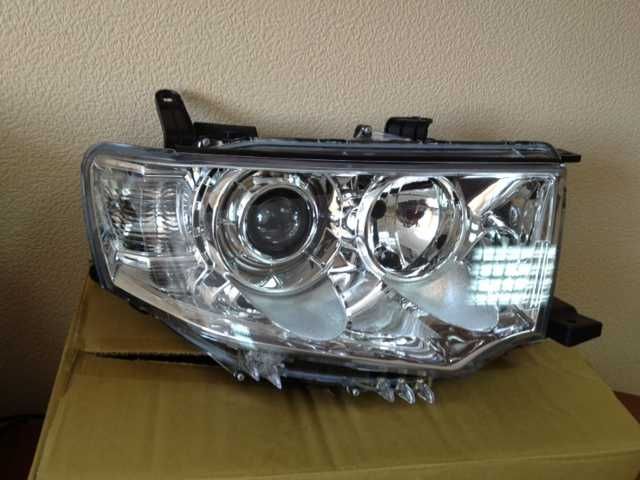 Фара Mitsubishi Pajero Sport 2009-2015 фары Паджеро Спорт 2