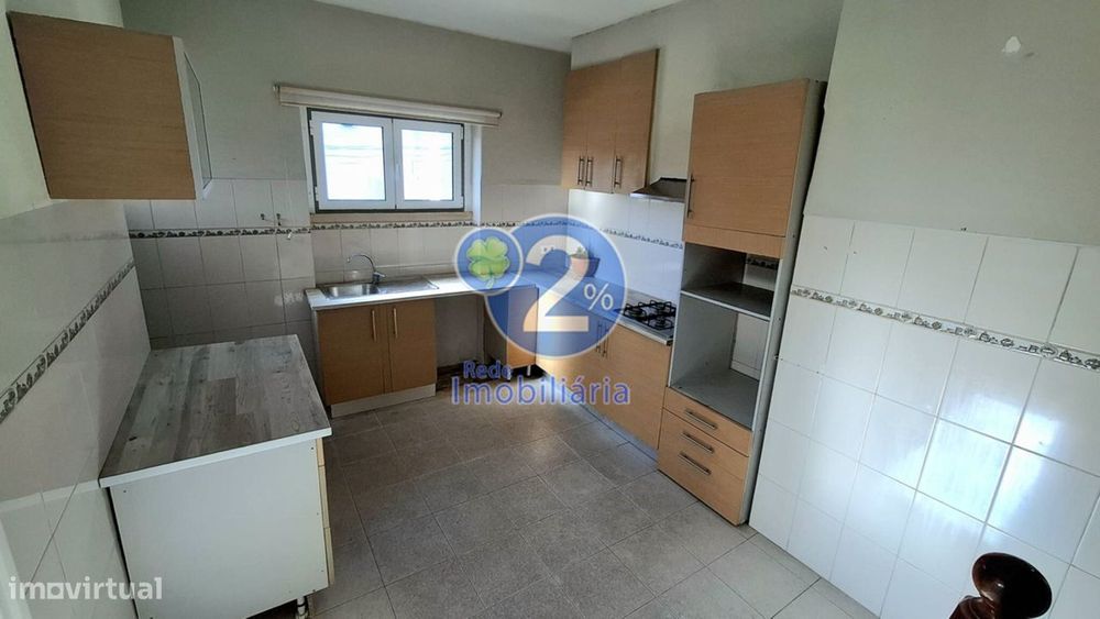 Apartamento T5 Duplex com Logradouro - Pousos