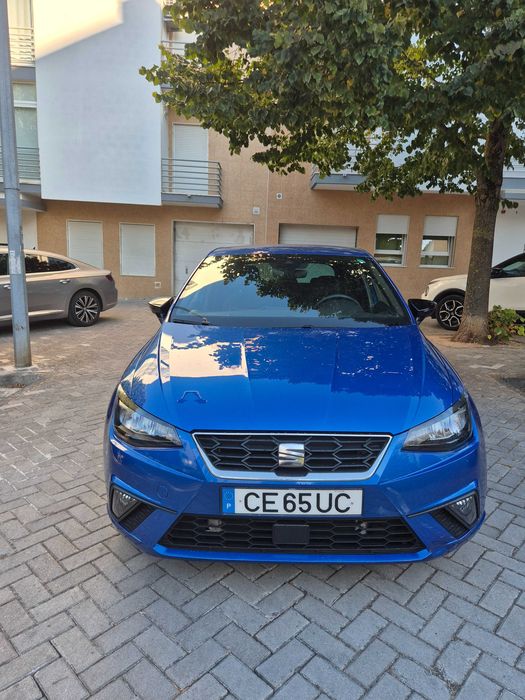 Carro para alugar Lisboa - Seat Ibiza fr 2025