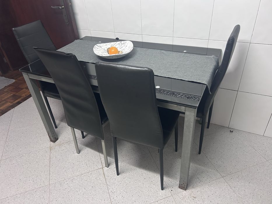Mesa cozinha com 4 cadeiras