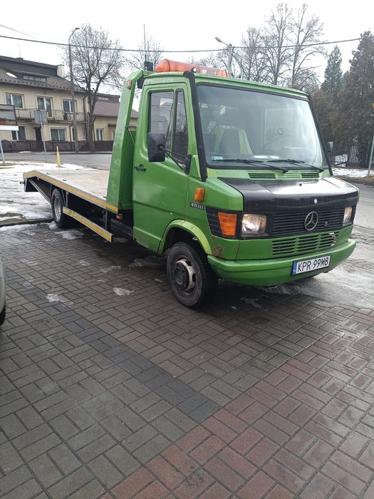 Mercedes 407 kaczor Autolaweta