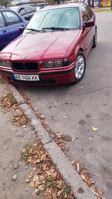 Продам машину БМВ е36