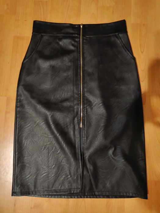 Spódnica ala skóra M