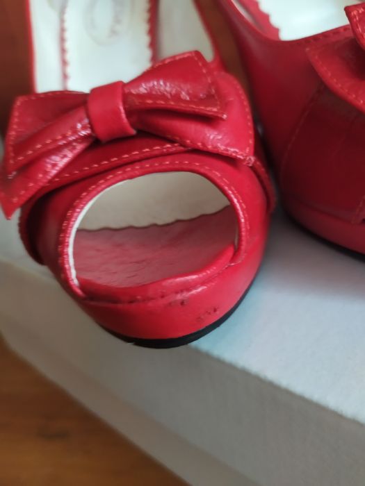 Piekne czerwone szpileczki