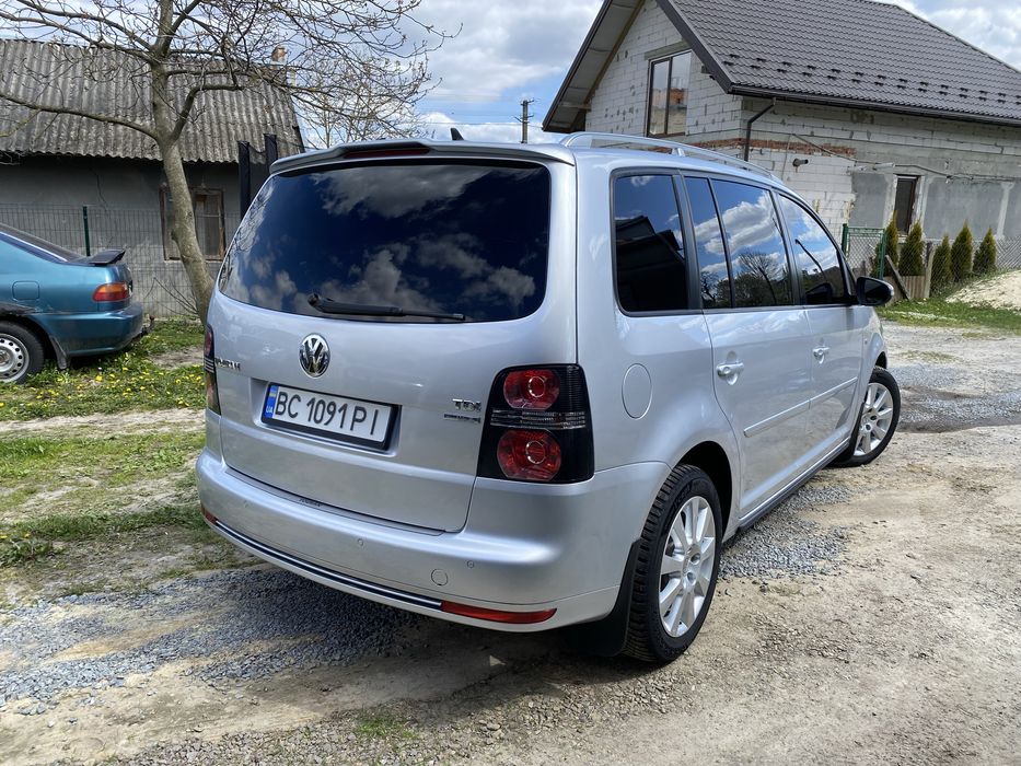 Продам VW Touran 2009р. R-line.