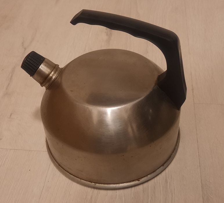 Czajnik ze stali nierdzewnej