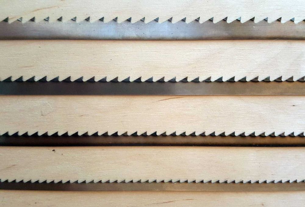 Piła taśmowa stolarska do drewna i metalu 1425x4x0,65x22/Z