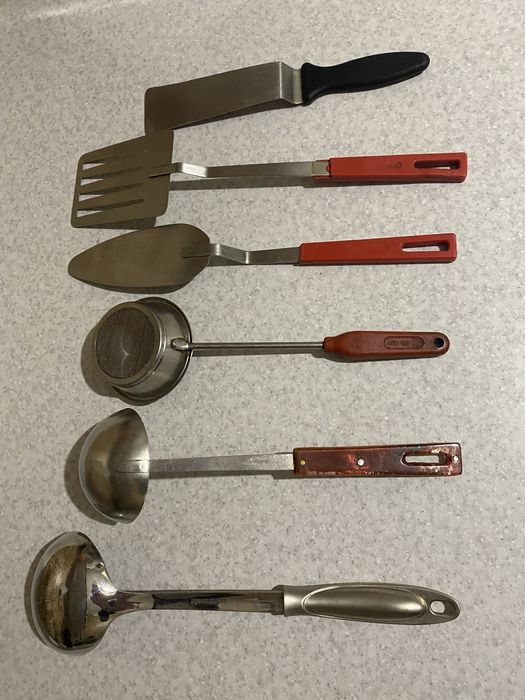 Ложки большие,столовые,десертные,чайные,вилки,лопатки,сито,поварешки