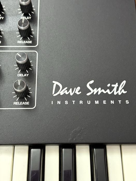 Синтезатор аналоговий Dave Smith Prophet REV 2 (16 voices): 95 000