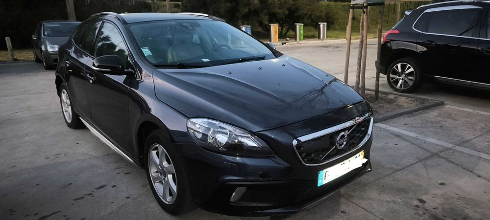 Volvo V40 Cross Country D2 Momentum 1.6 2013, seguro Zurich, inspeção valida até 05/2027