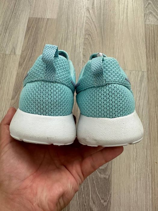 Buty sportowe Nike Roshe Run “Glacier Ice” 39 (25 cm)